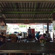 ข้าวขาหมูแปดริ้ว ไม่มีสาขา