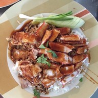 ข้าวขาหมูแปดริ้ว ไม่มีสาขา