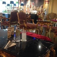 TUT's Cafe พาราไดซ์ พาร์ค