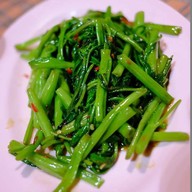 จุ้ย โภชนา