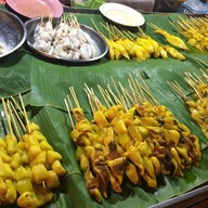ปลาหมึกสดย่างหน้าซอยอนุบาลพรรณี