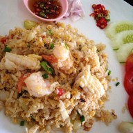 แดง-ดำ วังหิน