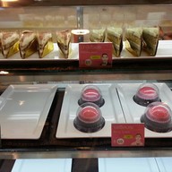 Sweety Secret เสนาเฟส เจริญนคร