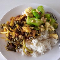 สุนทรข้าวแกงข้าวขาหมู ตลาดโพธิ์สุวรรณ