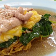 ราดหน้าคะน้ายอดผัก