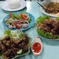 ตีท้ายครัว