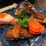 Jiro Raw bar & grill โรงแรม แมนฮัตตัน