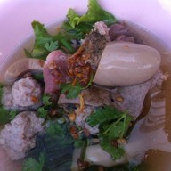 เกาเหลาเลือดหมู ปากซอยแบริ่ง