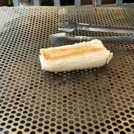 ขนมปังปิ้ง หลังโรงเรียนโรจนวิทย์