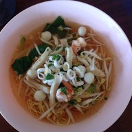 ก๋วยเตี๋ยวดู๋ดี๋สามรส ข้างสหกรณ์ออมทรัพย์ครู