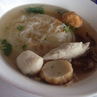 ก๋วยเตี๋ยวลูกชิ้นปลานายใบ้ เสรีไทย 89 หน้า 7-11 แฟลตบางชัน