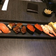 Jiro Raw bar & grill โรงแรม แมนฮัตตัน