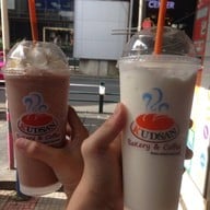 Kudsan & Bakery Coffee สยาม