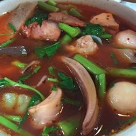 ก๋วยเตี๊ยวเจ๊หมวย (เจ้าเก่า หลังกิมหยง)