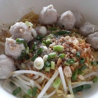 ก๋วยเตี๋ยว “สุนหมูเด้ง” 8ริ้ว 8ริ้ว