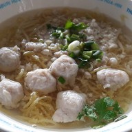 ก๋วยเตี๋ยว “สุนหมูเด้ง” 8ริ้ว 8ริ้ว