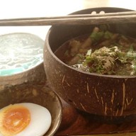 ก๋วยเตี๋ยวเรือเป่าปาก ท่าม่วง