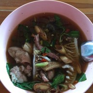 เนื้อต้มบ้านสิงห์ ตลาดกำนันยงค์