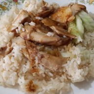 ข้าวมันไก่เจ๊เหนียว   2  ถ.เอกนคร