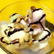 ไอติม 100 ถัง