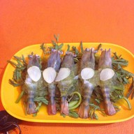 กูจะยำ byยำสดหอนาฬิกา