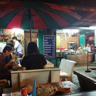 บรรยากาศ ก๋วยจั๊บ วัดโรงช้าง