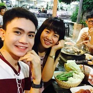 คุณอุ๋ย หมูกะทะ