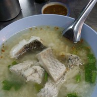 ข้าวต้มเครื่องร้านยืด