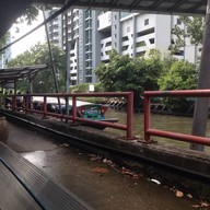 ชายน้ำ