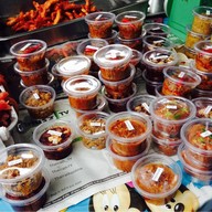 หมูทอดสมปอง(หมูทอดกระเทียมหมูสามชั้นทอดกระดูกหมูทอดชิ้นหลอดปลาร้าสับแหนมกระดูกหมูไก่ทอด) พหลโยธิน1