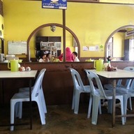 ป้าน้อยข้าวหมกไก่ (อาอีซะห์)