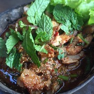 บ้านไร่ใบกระเพรา