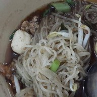 ก๋วยเตี๋ยวเรือหมูน้ำตก (อ.เสนา)
