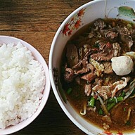 มาพร้อมข้าว