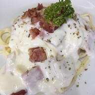 ชาลีสเต็กส์ คลองถนน