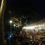 เฝอ เนินพระ