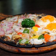 Factory Special Pizza (350฿)