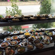 ร้านข้าวมันไก่ฮ่องเต้(โลกยามเช้า) เจ๊น้อย