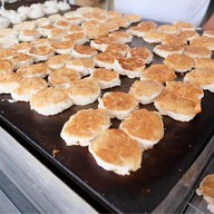 ก๋วยเตี๋ยวหมูสับ อาแปะ หน้า รร นายร้อย สามพราน