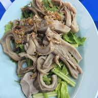 หนวด ข้าวต้มปลา-บะหมี่เกี๊ยว หมู่บ้านธนินทร