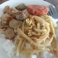 ร้านข้าวแกงเจดีย์หัก