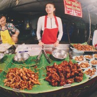 ตลาดนัดมีโชค