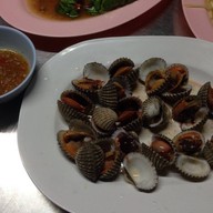 ราชาข้าวต้ม ผักบุ้งลอยฟ้า