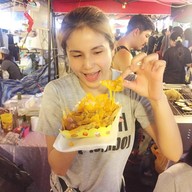 Doni Nacho ตลาดนัดรถไฟรัชดา และออกงานอีเว้นต่างๆ