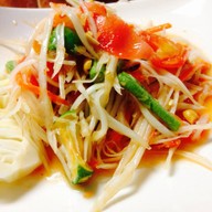 ก๋วยเตี๋ยวลูกชิ้นหมูฮีโร่ ประชานิเวศน์