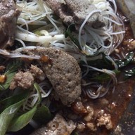 ก๋วยเตี๋ยวลูกชิ้นหมูนายเล้ง (พี่นก)