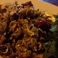 ลาบร้อยเอ็ดจิ้มจุ่ม