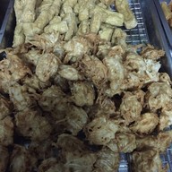 เต้าหู้ทอดแวะสั่ง ตลาดรวมยาง