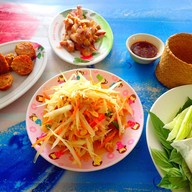 เตี๋ยวเป็ดตุ๋น เตี๋ยวหมูเด้งต้มยำ อาหารตามสั่ง ป้าอ้อยครกยักษ์ ร้านเดียวกันกับขนมปังปิ้ง สั่งเถอะทำไวมากก