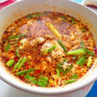 เตี๋ยวเป็ดตุ๋น เตี๋ยวหมูเด้งต้มยำ อาหารตามสั่ง ป้าอ้อยครกยักษ์ ร้านเดียวกันกับขนมปังปิ้ง สั่งเถอะทำไวมากก